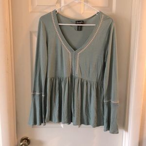 Wrangler retro bell sleeve woman’s top